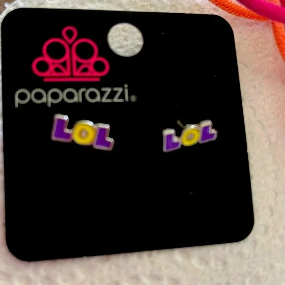 Paparazzi LOL Earrings NWT - Picture 1 of 1